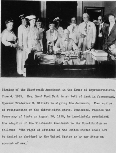 La firma de la Decimonovena Enmienda, 4 de junio de 1919 de American School
